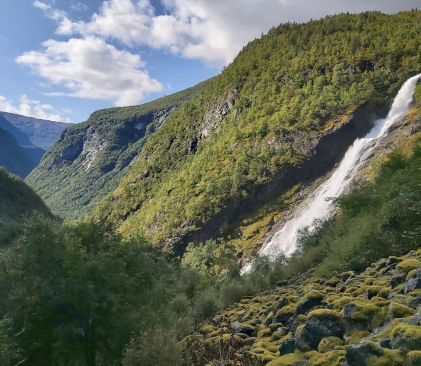 Cascade le long des sentiers de Randonnée